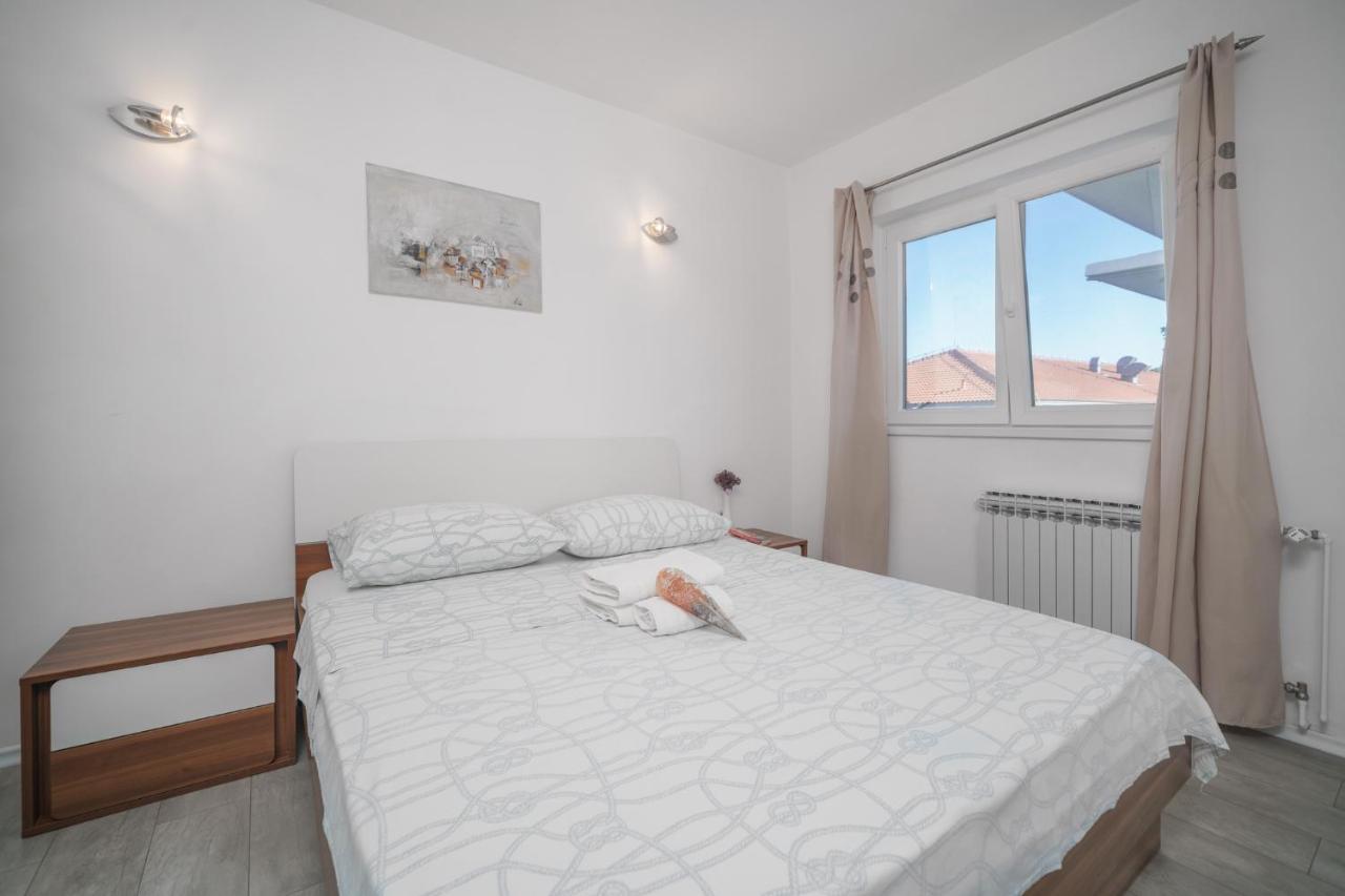 Apartmani Gabriella Водице Екстериор снимка